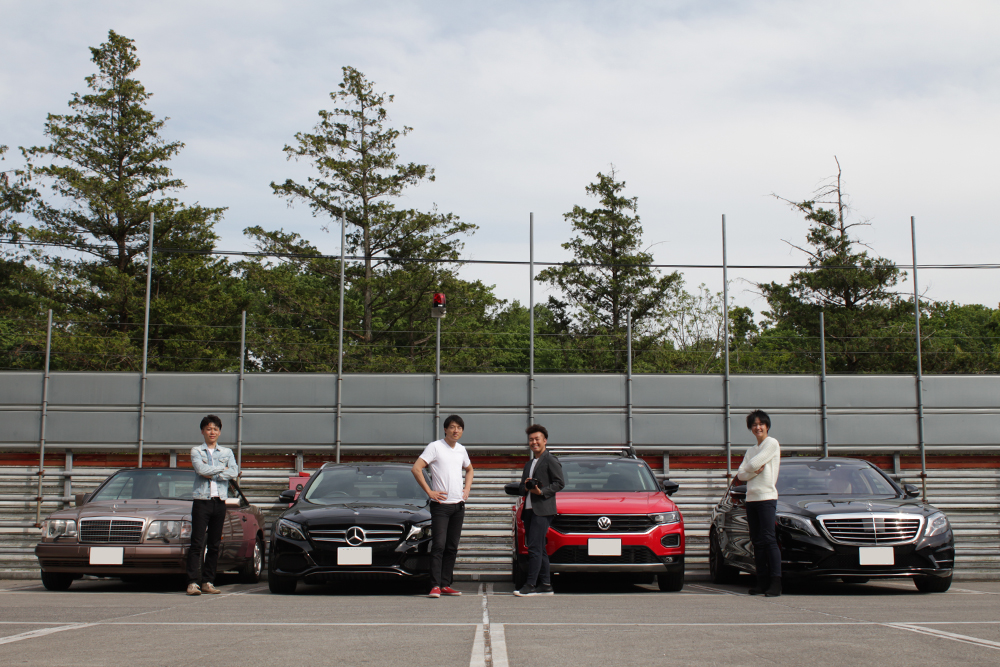 大慶園駐車場に集合した4台の車