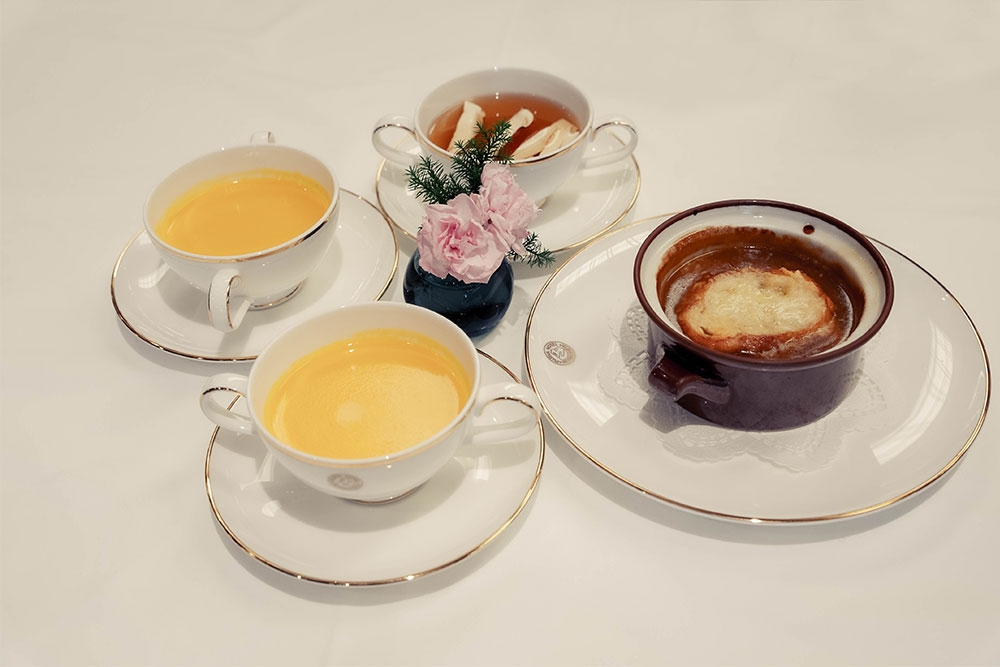 箱根富士屋ホテル_レストランカスケードのスープ
